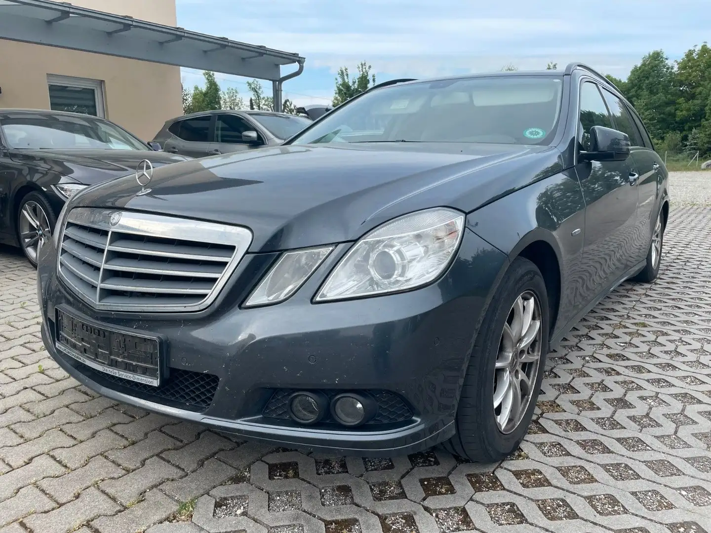 Mercedes-Benz E 220 CDI T Aut. Navi PDC Schiebedach HU/AU 05.26 Gris - 1