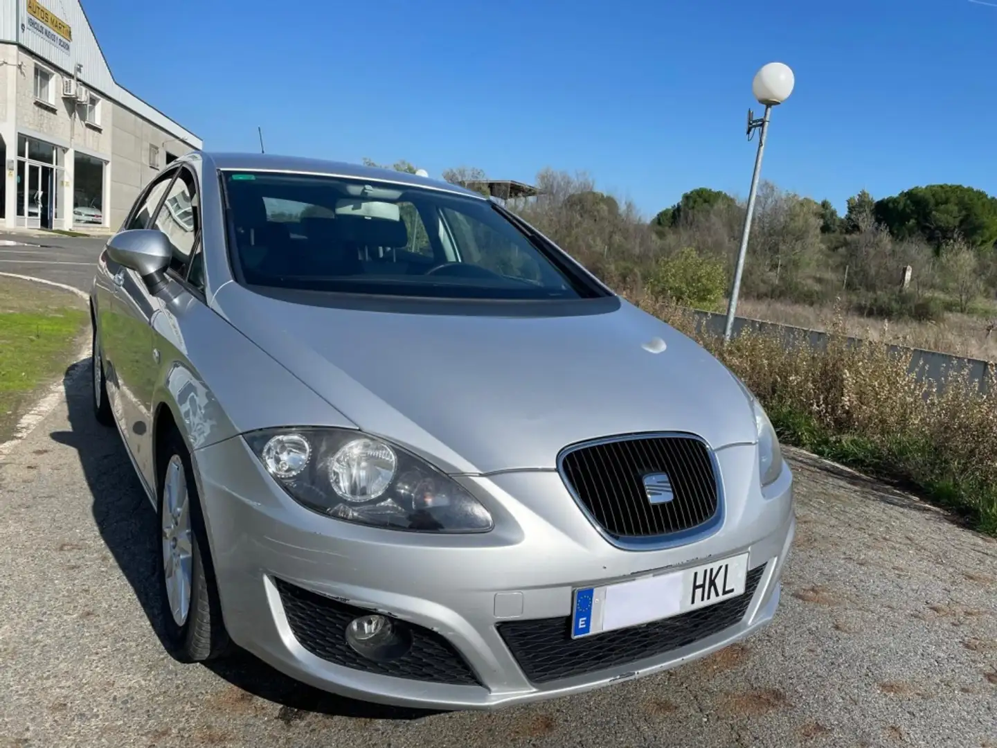 SEAT Leon 1.6TDI CR Reference Gris - 2