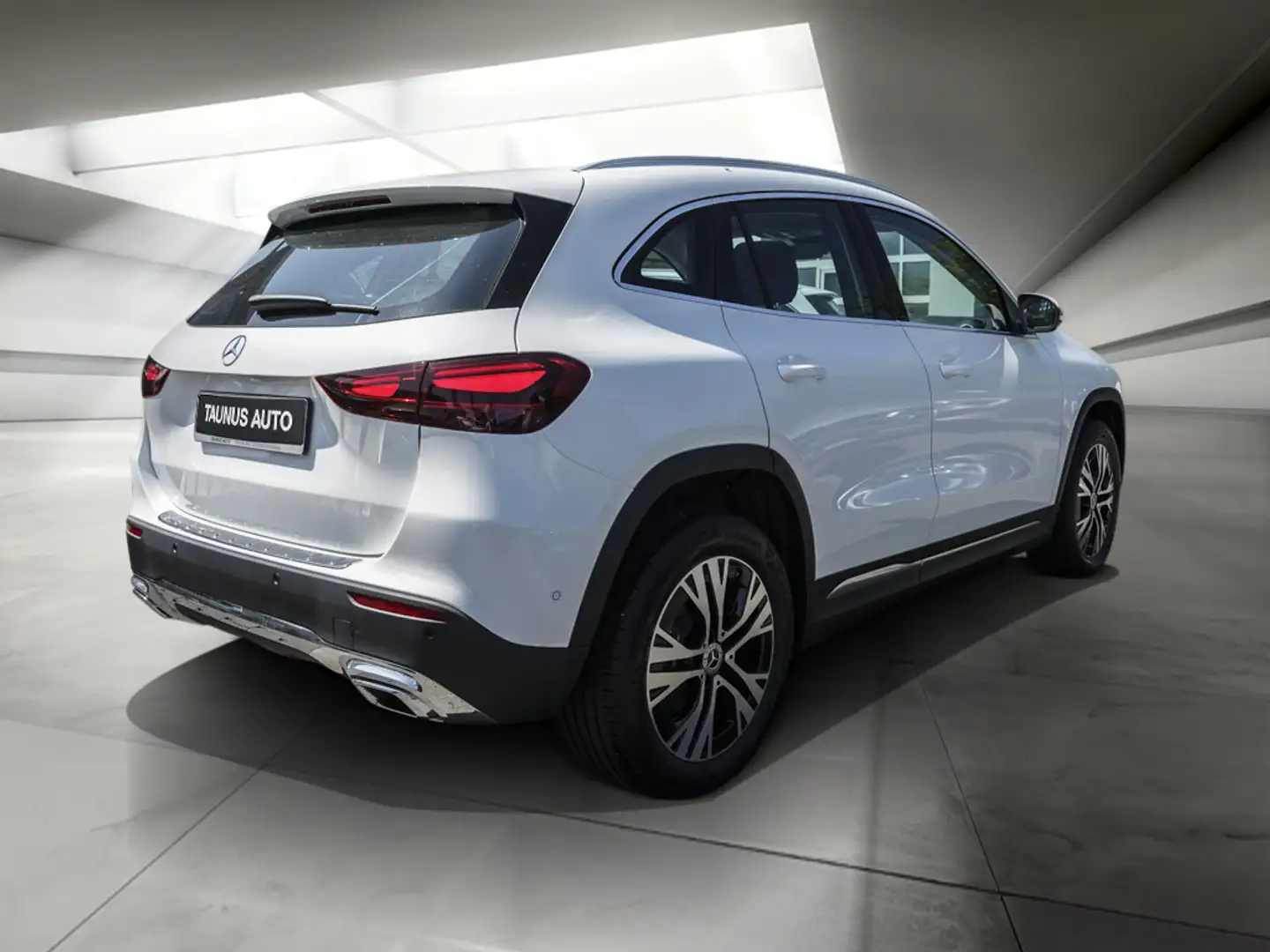 Mercedes-Benz GLA 180 PROGRESSIVE ADVANCED PANO KAMERA APPLE Blanco - 2