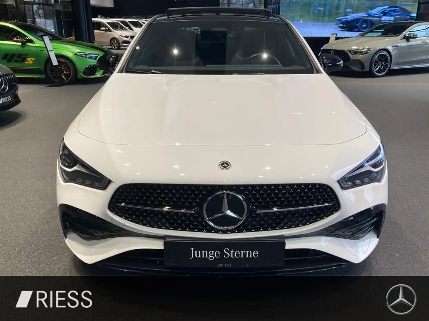 Mercedes-Benz CLA 200 d Cp AMG AHK PANO NIGHT DISTRONIC FAHRAS Weiß - 2