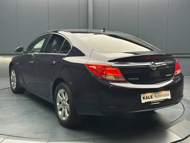 Opel Insignia view 3