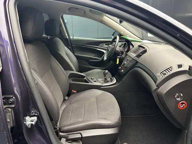 Opel Insignia view 10