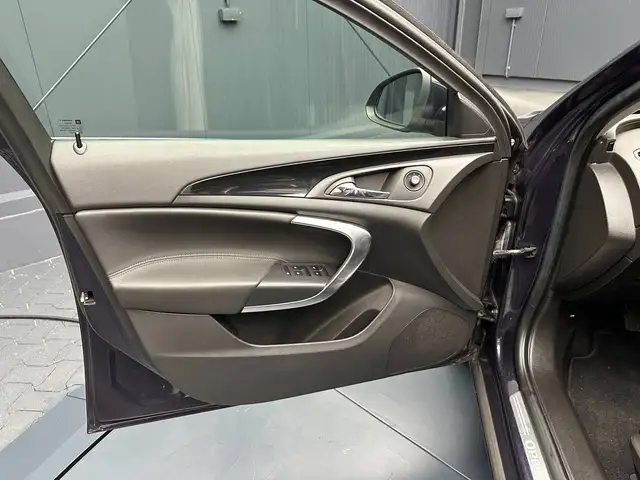 Opel Insignia view 12