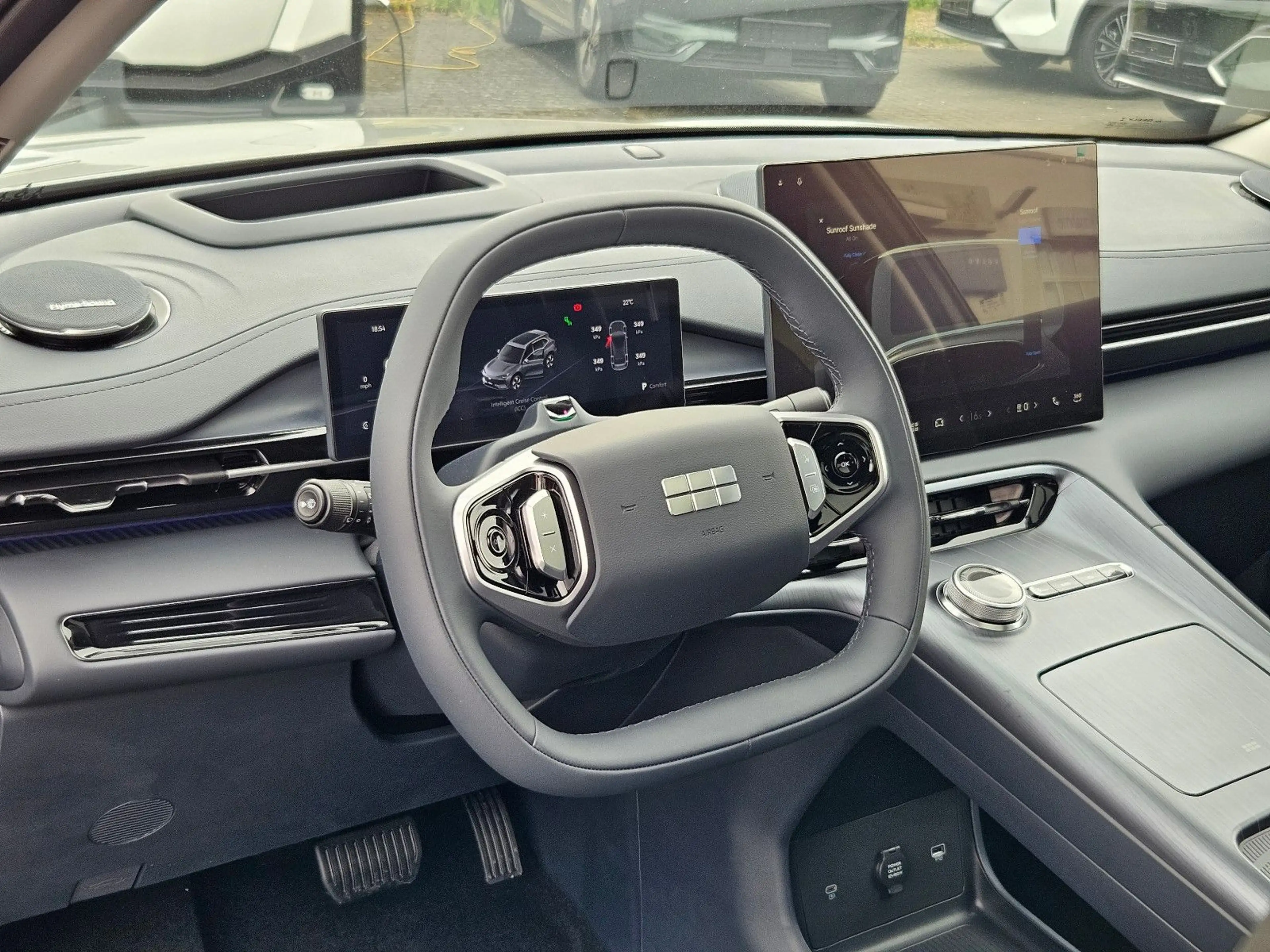 Geely E5 BEV 68kWh Max+ Panorama HUD 360-Kamera — photo 13