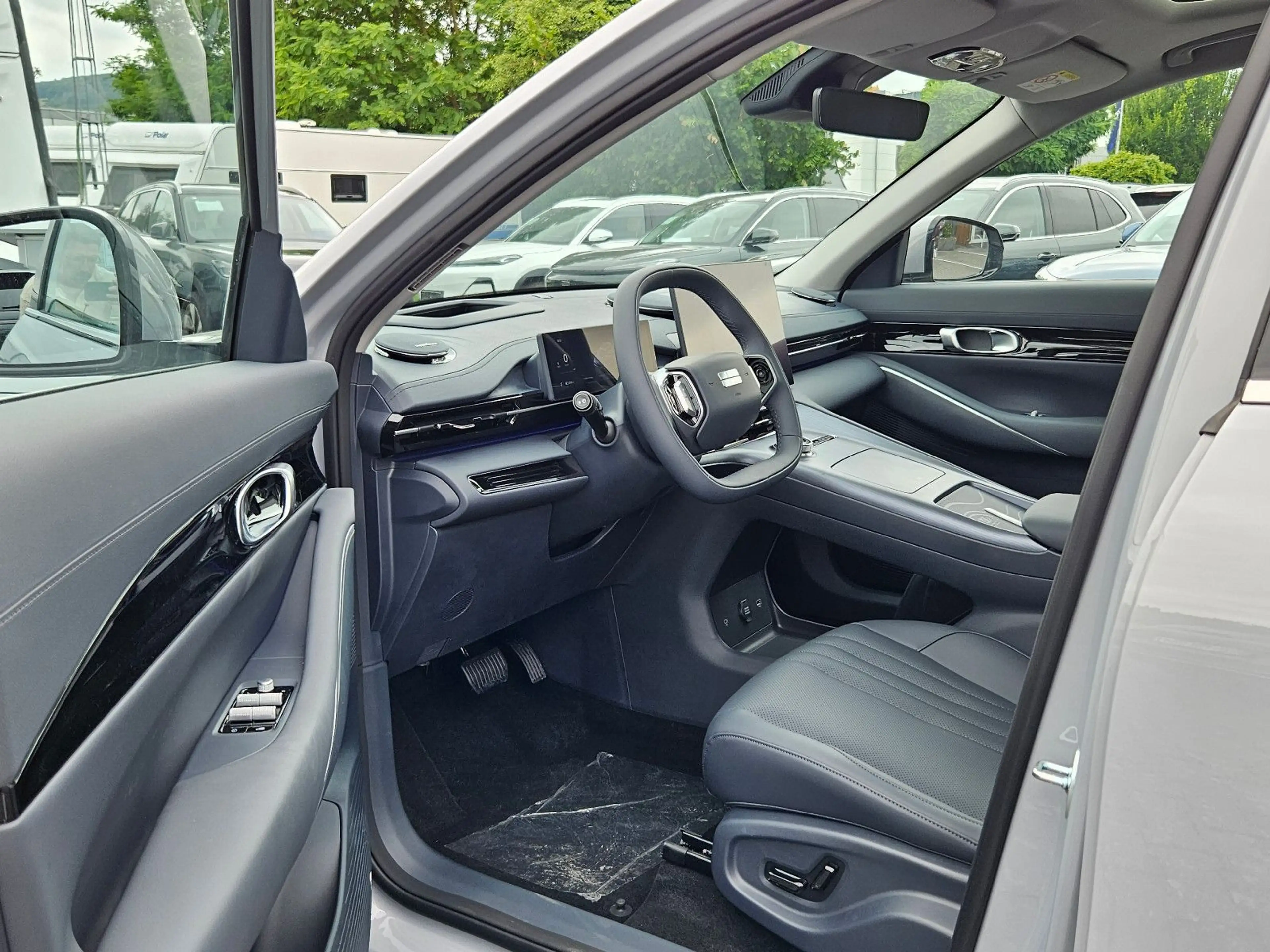 Geely E5 BEV 68kWh Max+ Panorama HUD 360-Kamera — photo 10