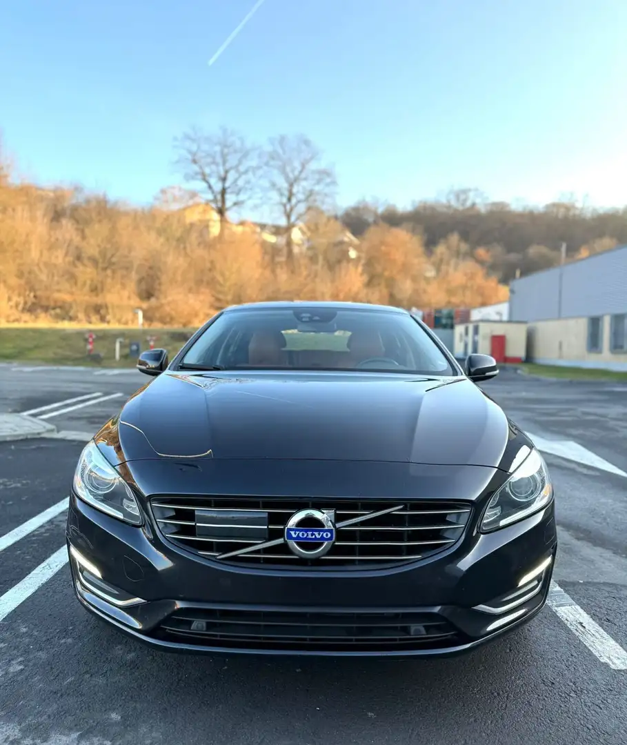 Volvo V60 D6 Plug-In-Hybrid AWD Geartronic Summum - 1