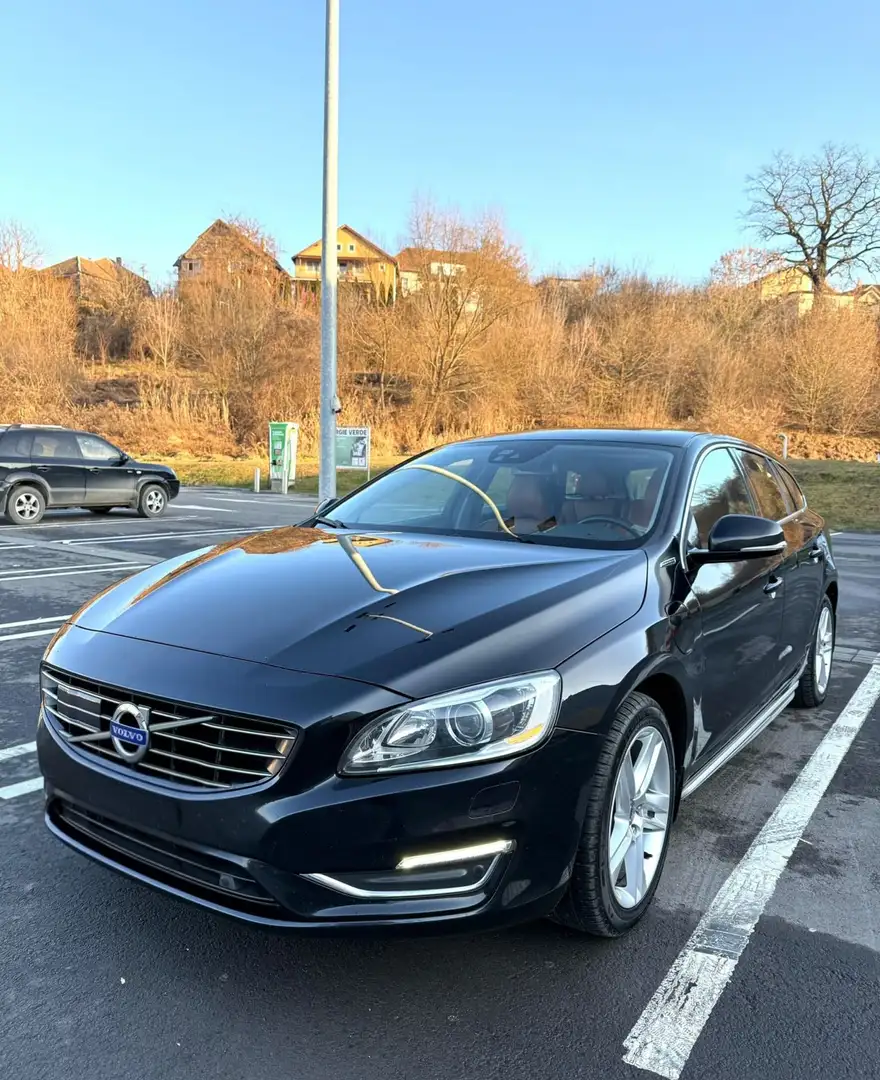 Volvo V60 D6 Plug-In-Hybrid AWD Geartronic Summum - 2