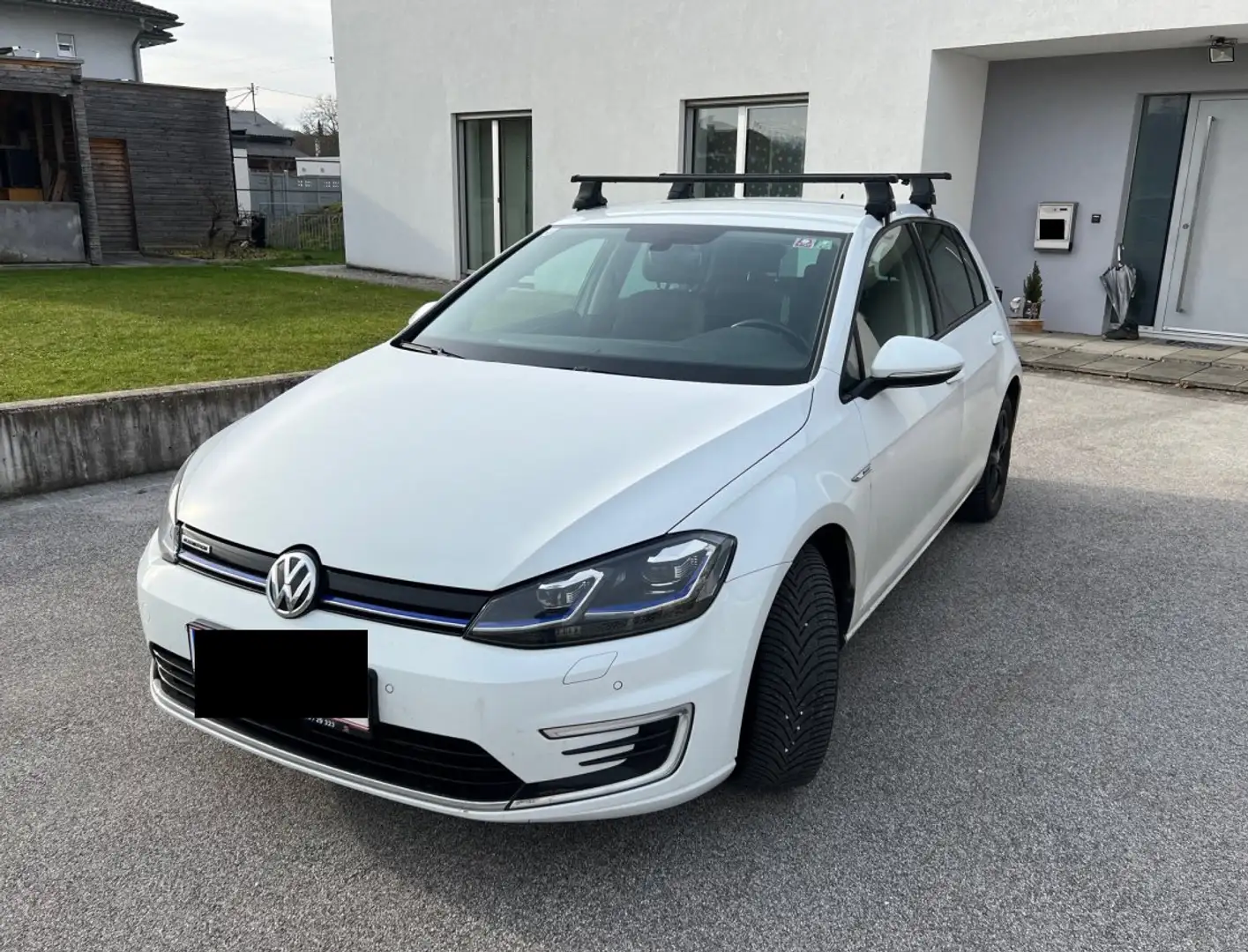 Volkswagen e-Golf BlueMotion 35,8kWh Limousine Weiß - 1