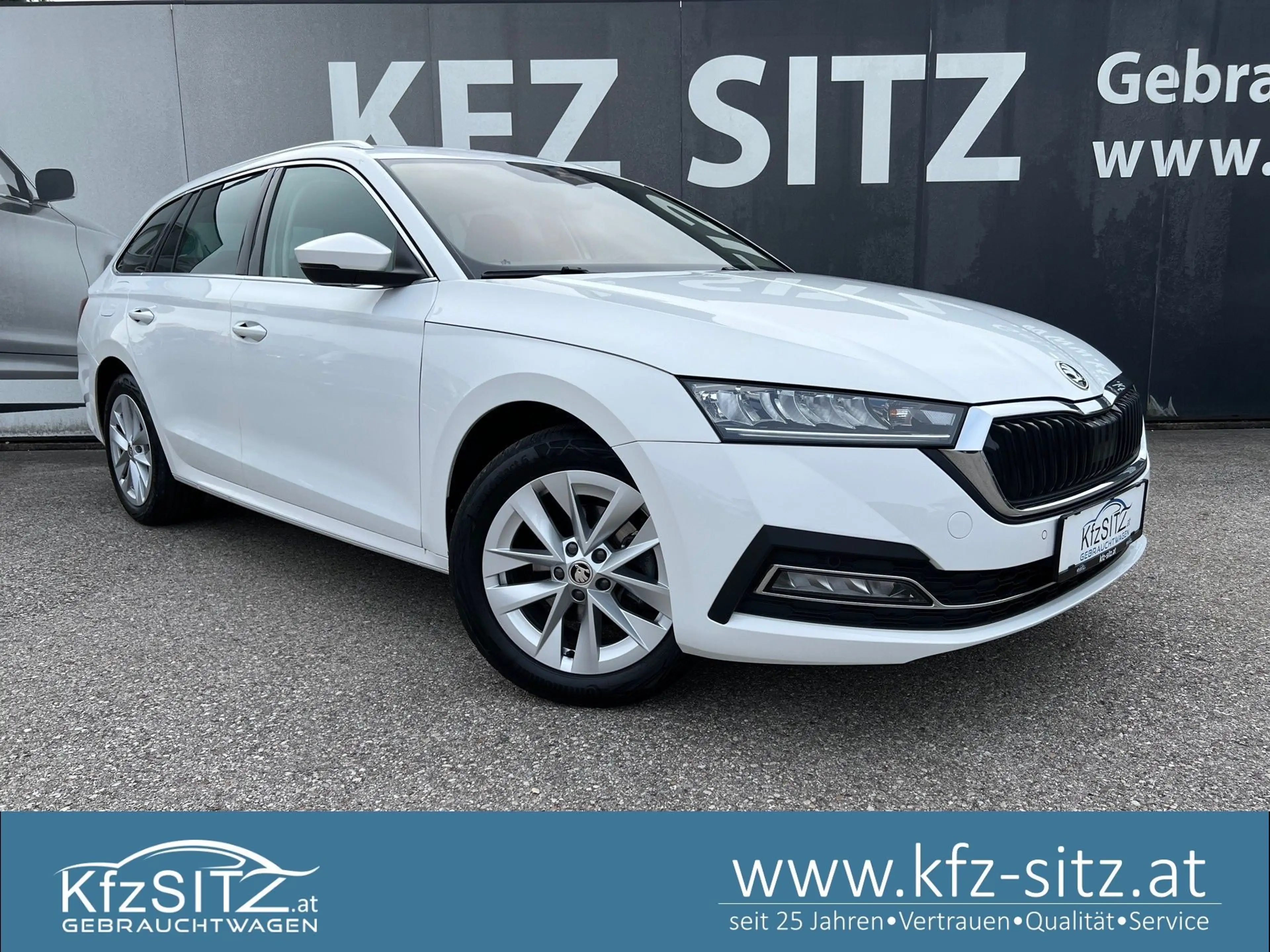Skoda Octavia Combi 2,0 TDI Style DSG | AHK