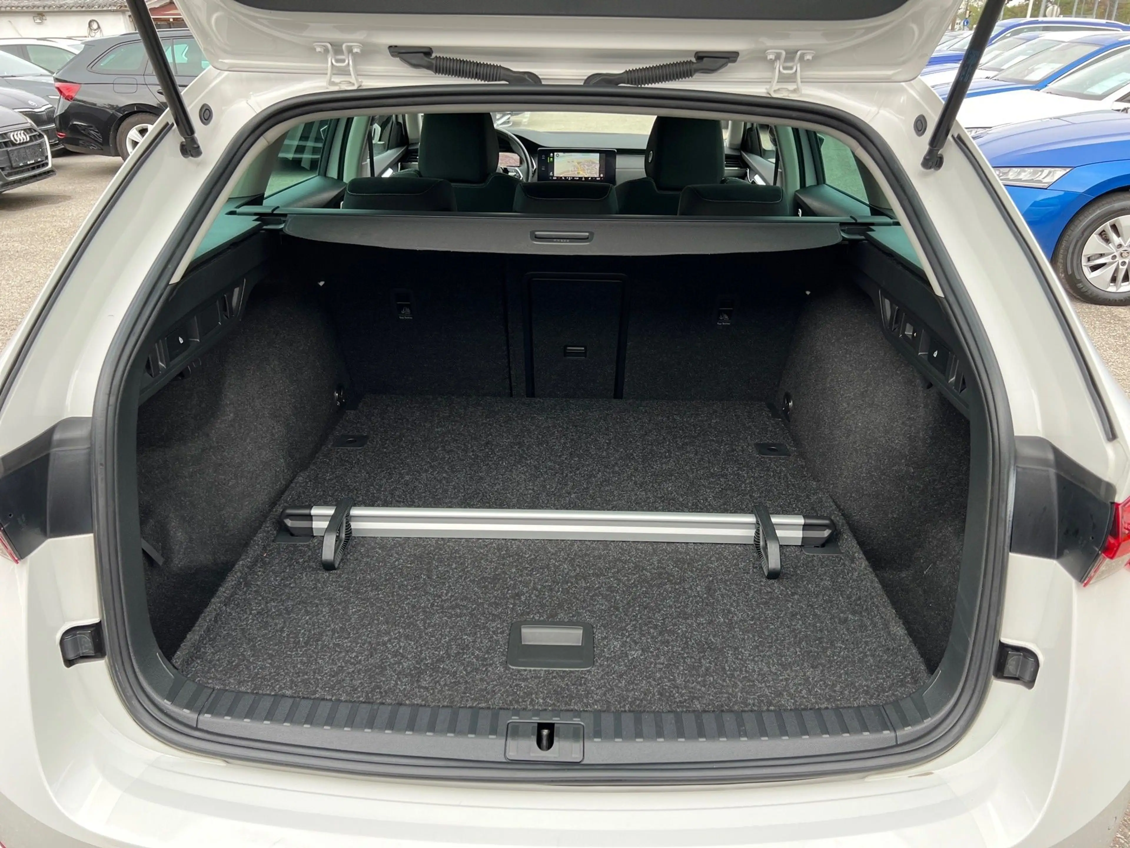 Skoda Octavia Combi 2,0 TDI Style DSG | AHK — photo 15
