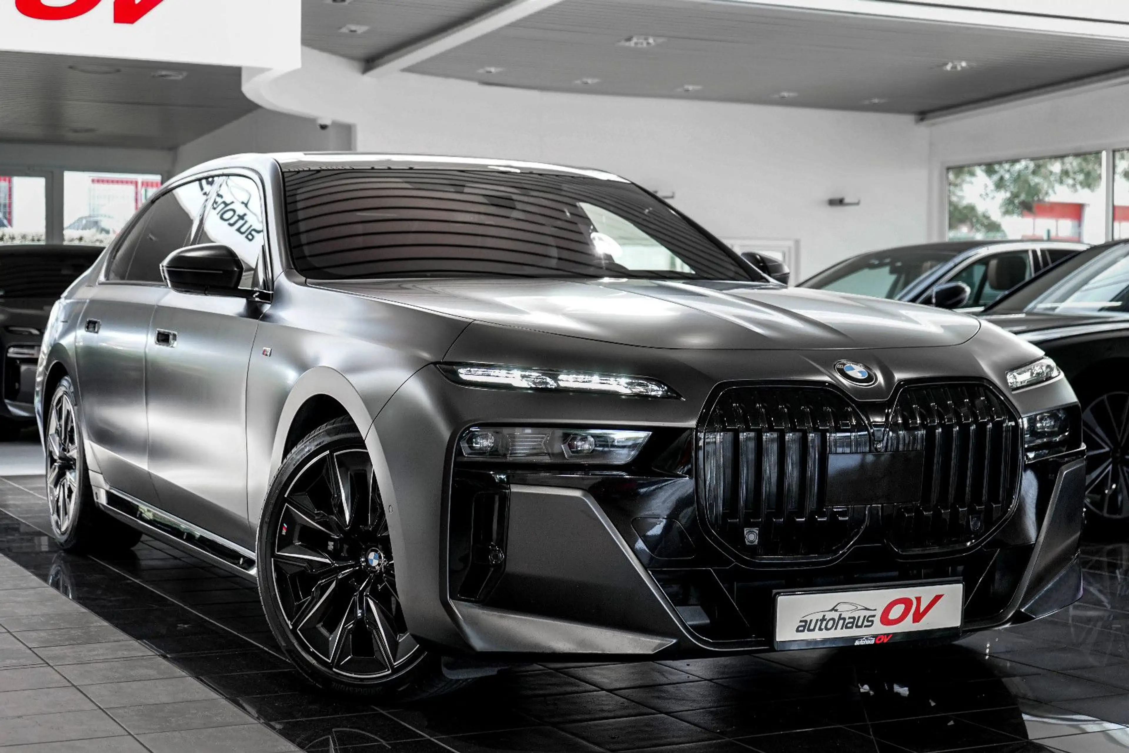 BMW 740 xd M Sport*3xTV*B&W*A.Tür*SKY*Executive Loung — photo 2