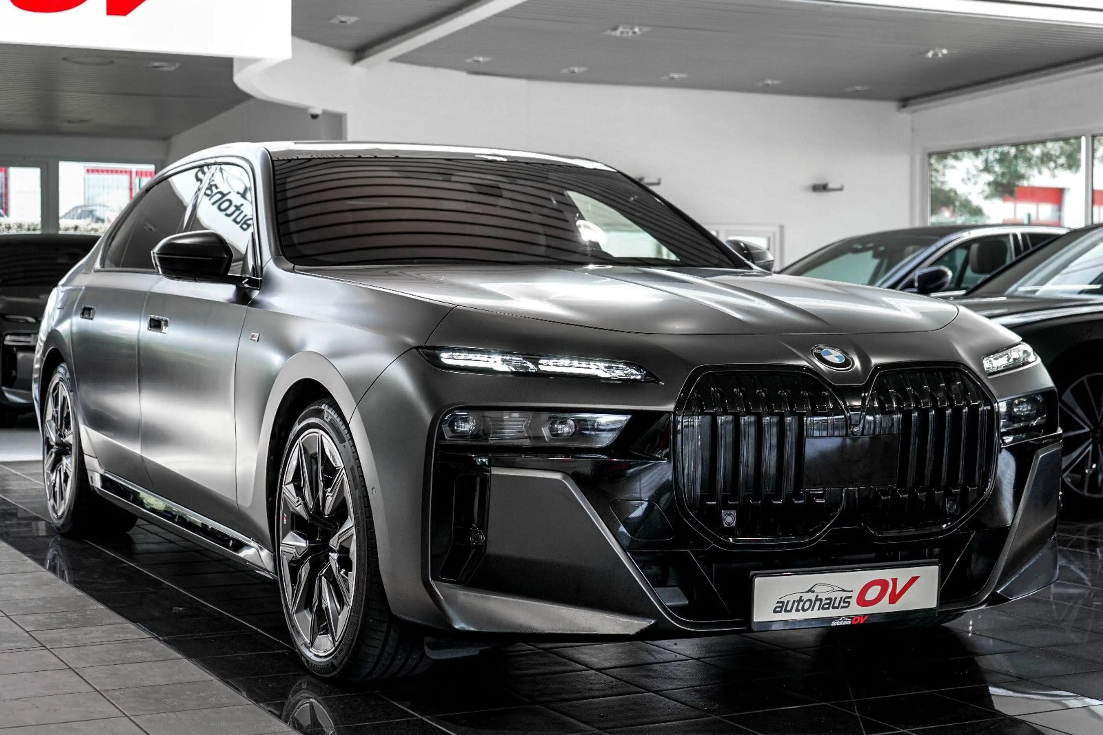 BMW 740 xd M Sport*3xTV*B&W*A.Tür*SKY*Executive Loung — photo 11