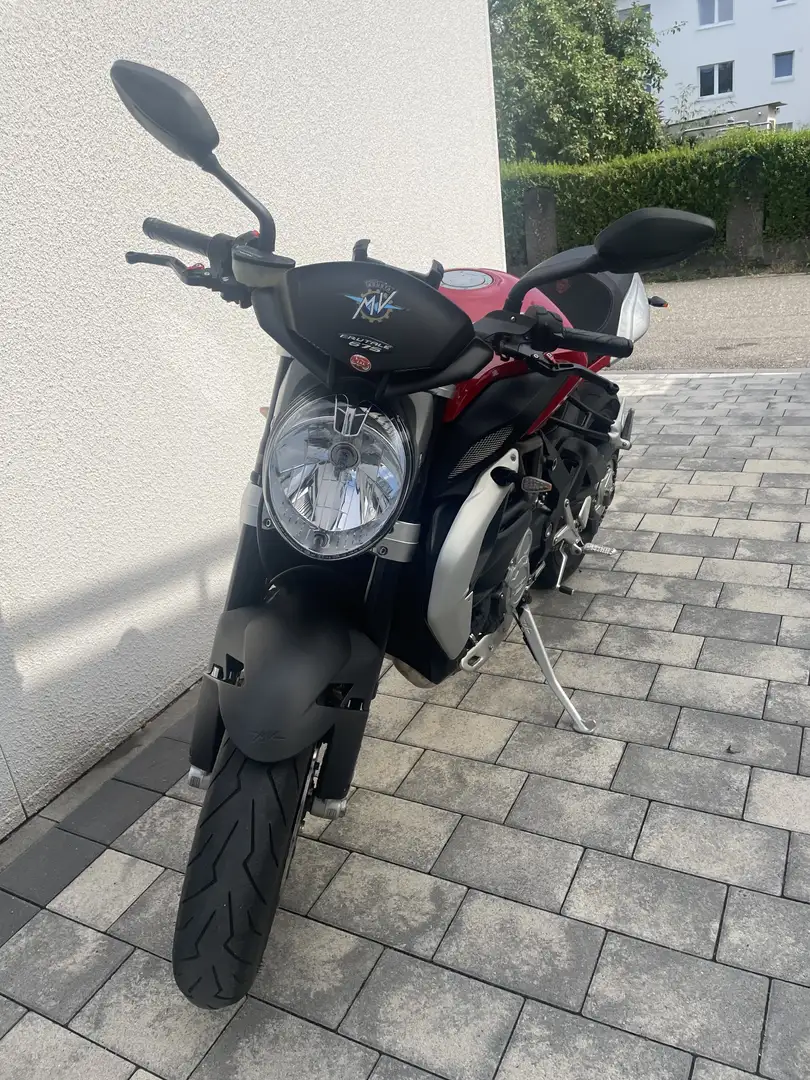MV Agusta Brutale 675 Rouge - 2