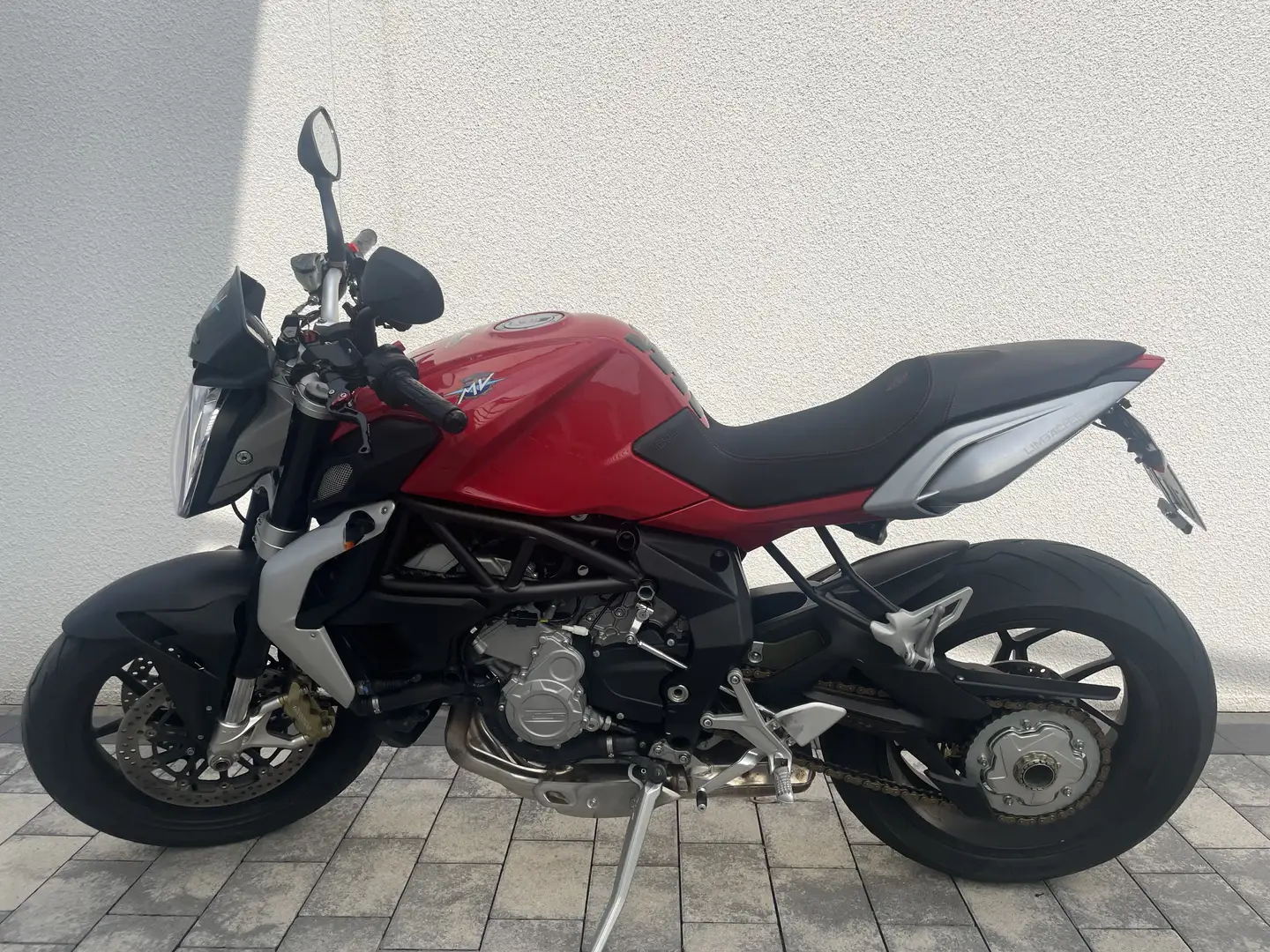 MV Agusta Brutale 675 Rouge - 1