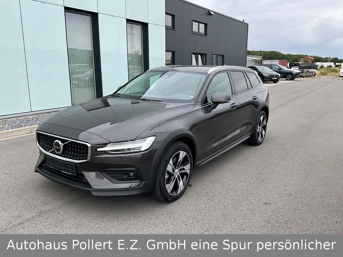 Volvo V60 Cross Country V60 B4 Cross Country Ultimate Grau - 2