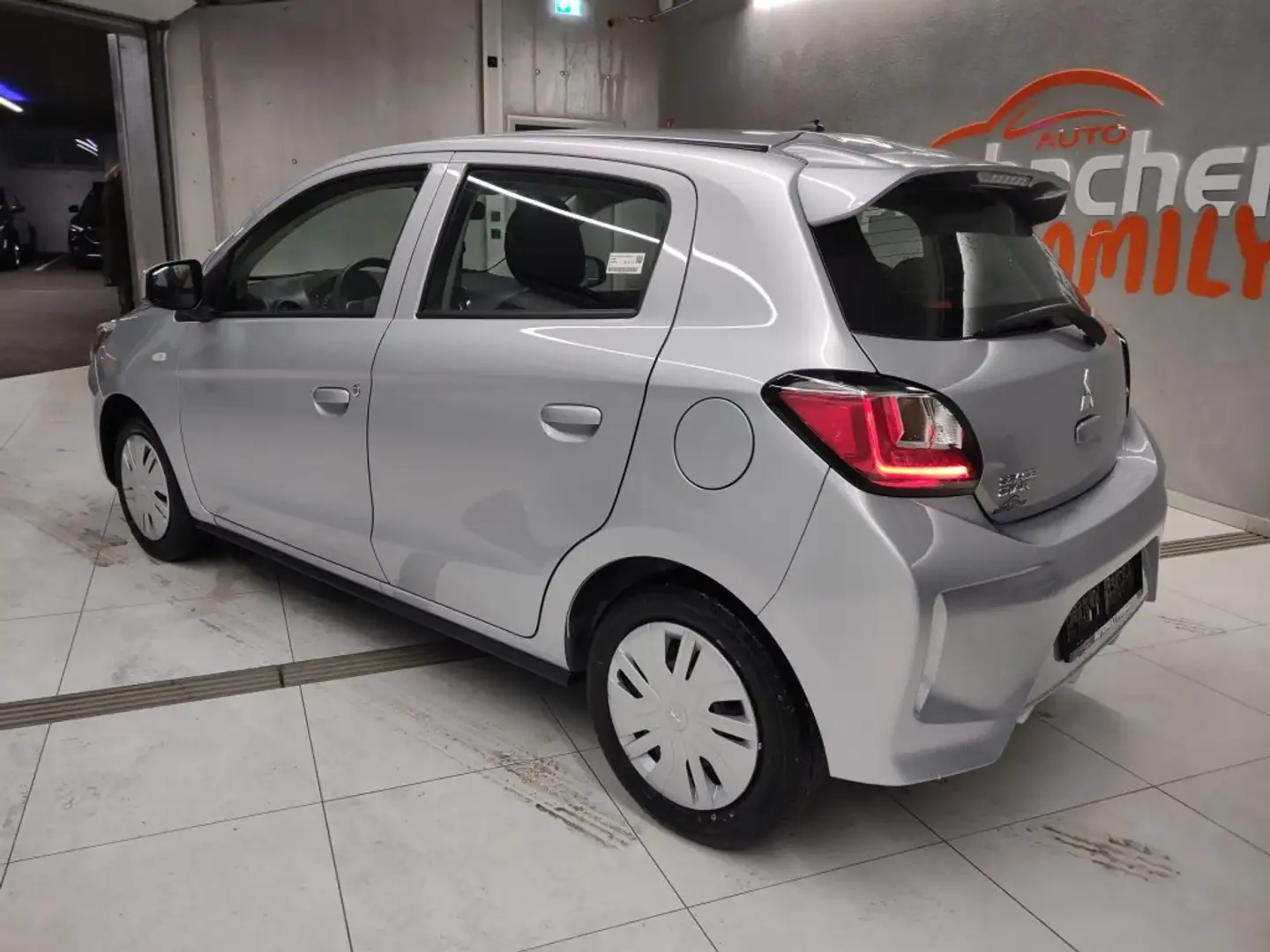 Mitsubishi Space Star 1,2 Inform AS&G 24 Silber - 2