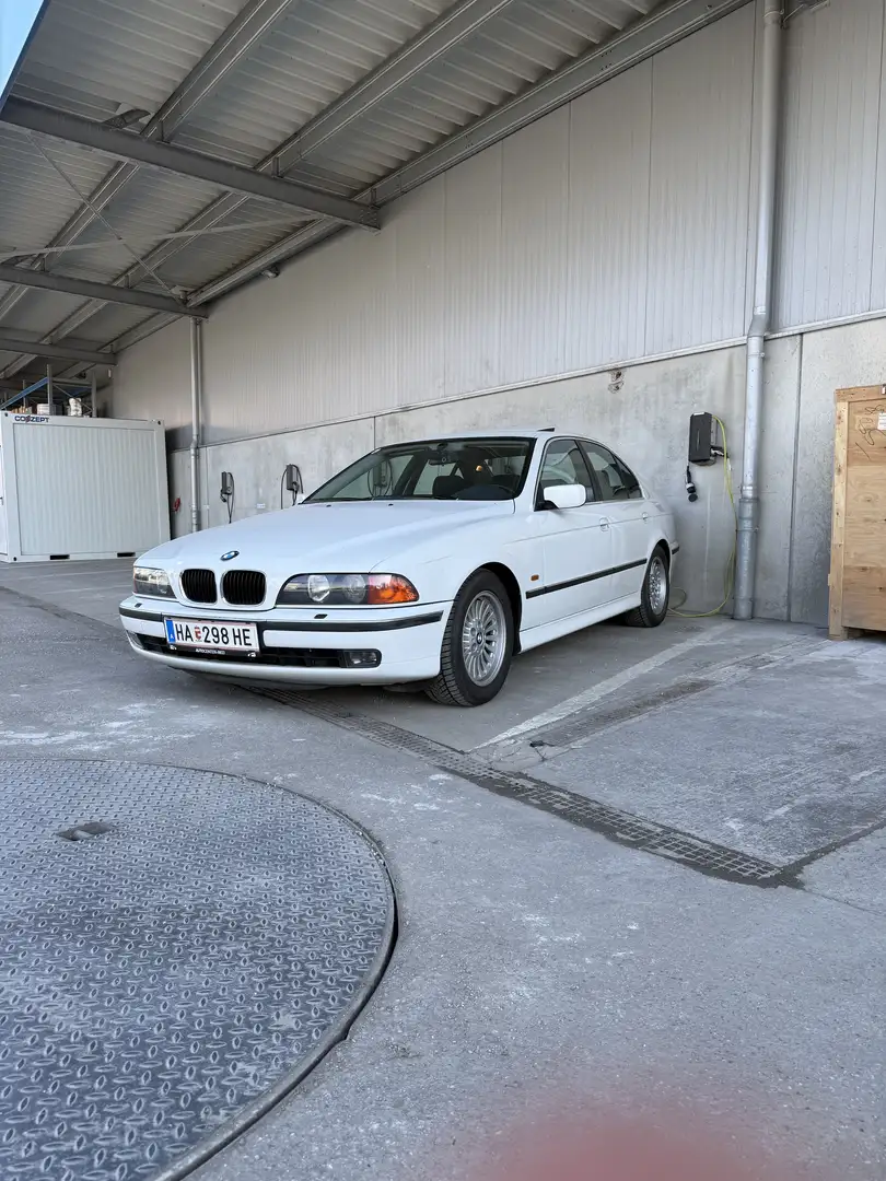 BMW 523 523i - 1