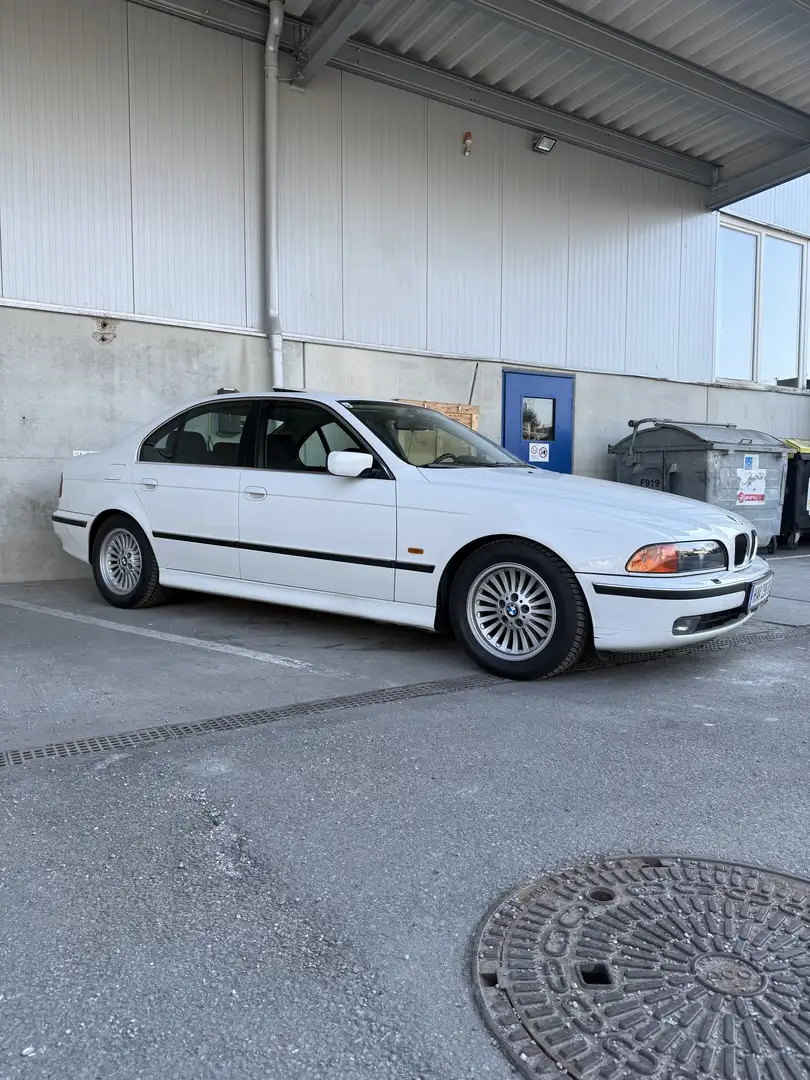 BMW 523 523i - 2