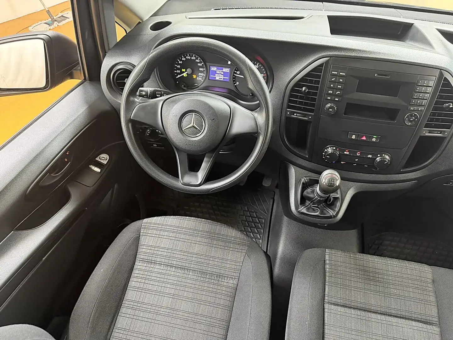 Mercedes-Benz Vito Tourer Pro 114 CDI lang Grau - 2