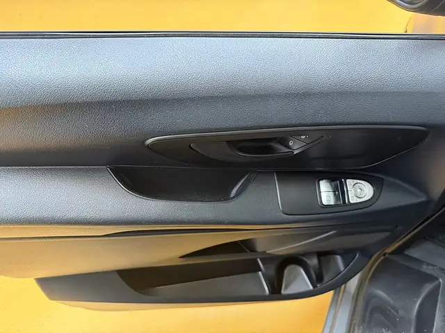 Mercedes-Benz Vito view 14