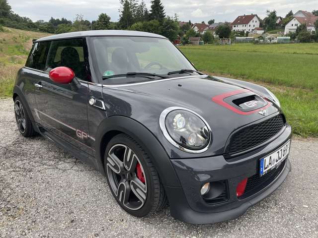 Imagine MINI John Cooper Works GP2 im Originalzustand