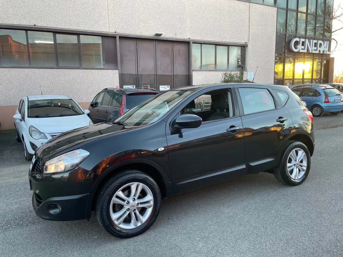 Nissan Qashqai 1.5 dci Acenta Dpf FL Schwarz - 1