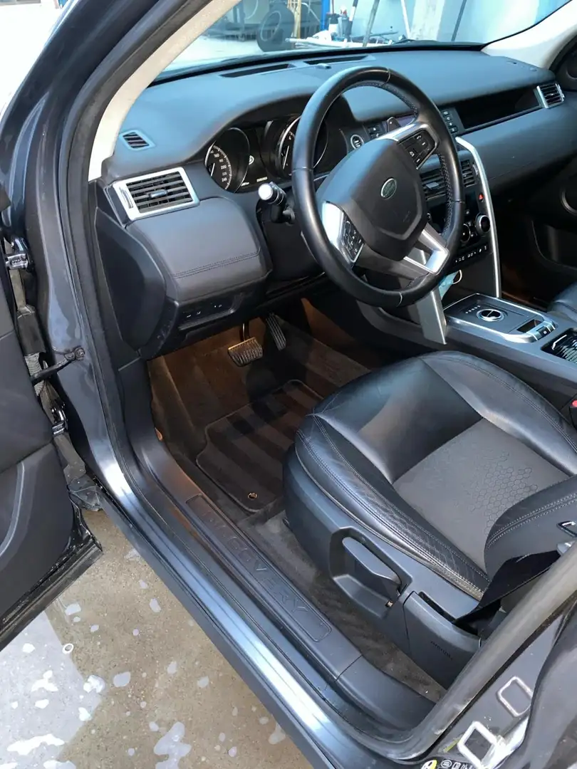 Land Rover Discovery Sport Discovery+Sport+2.0 Grijs - 1