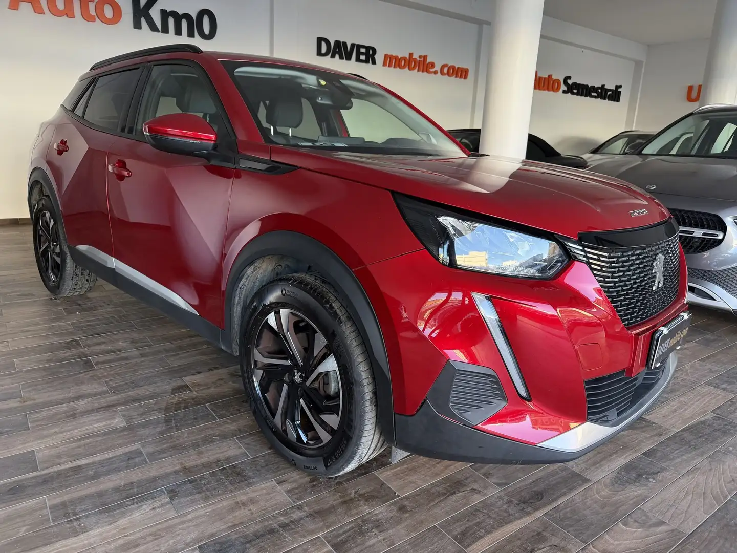 Peugeot 2008 PureTech 130 EAT8 S&S Allure Rosso - 1