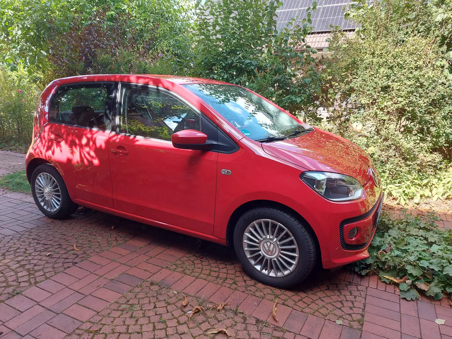 Volkswagen up! up! BlueMotion Technology high up! Rot - 1