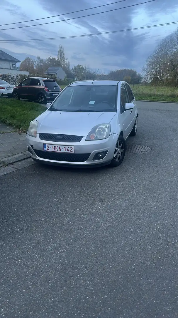 Ford Fiesta 1.6 Turbo TDCi 16v Ambiente - 1