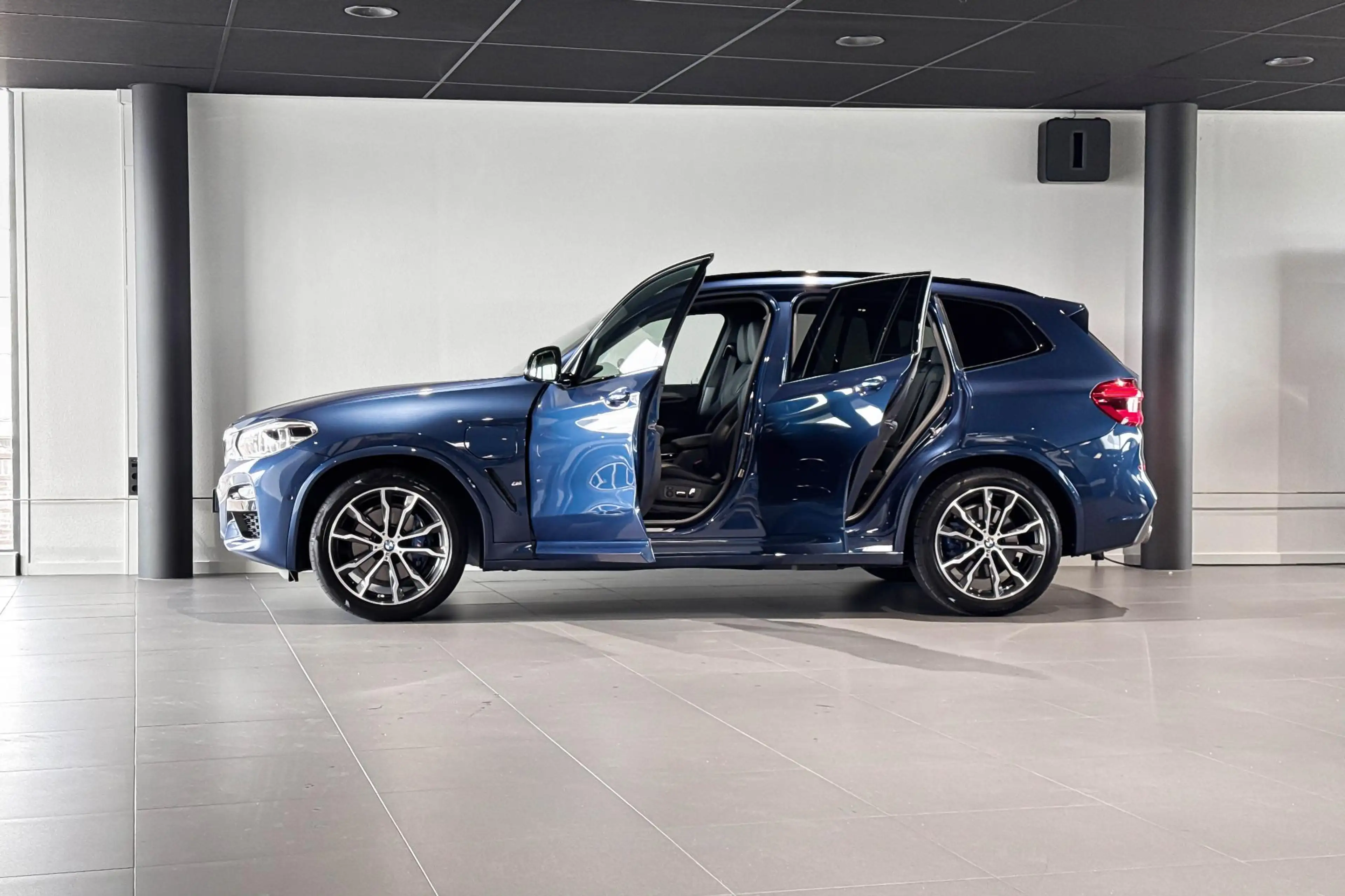 BMW X3 xDrive30e High Executive | M Sport | Glazen Panora — photo 2