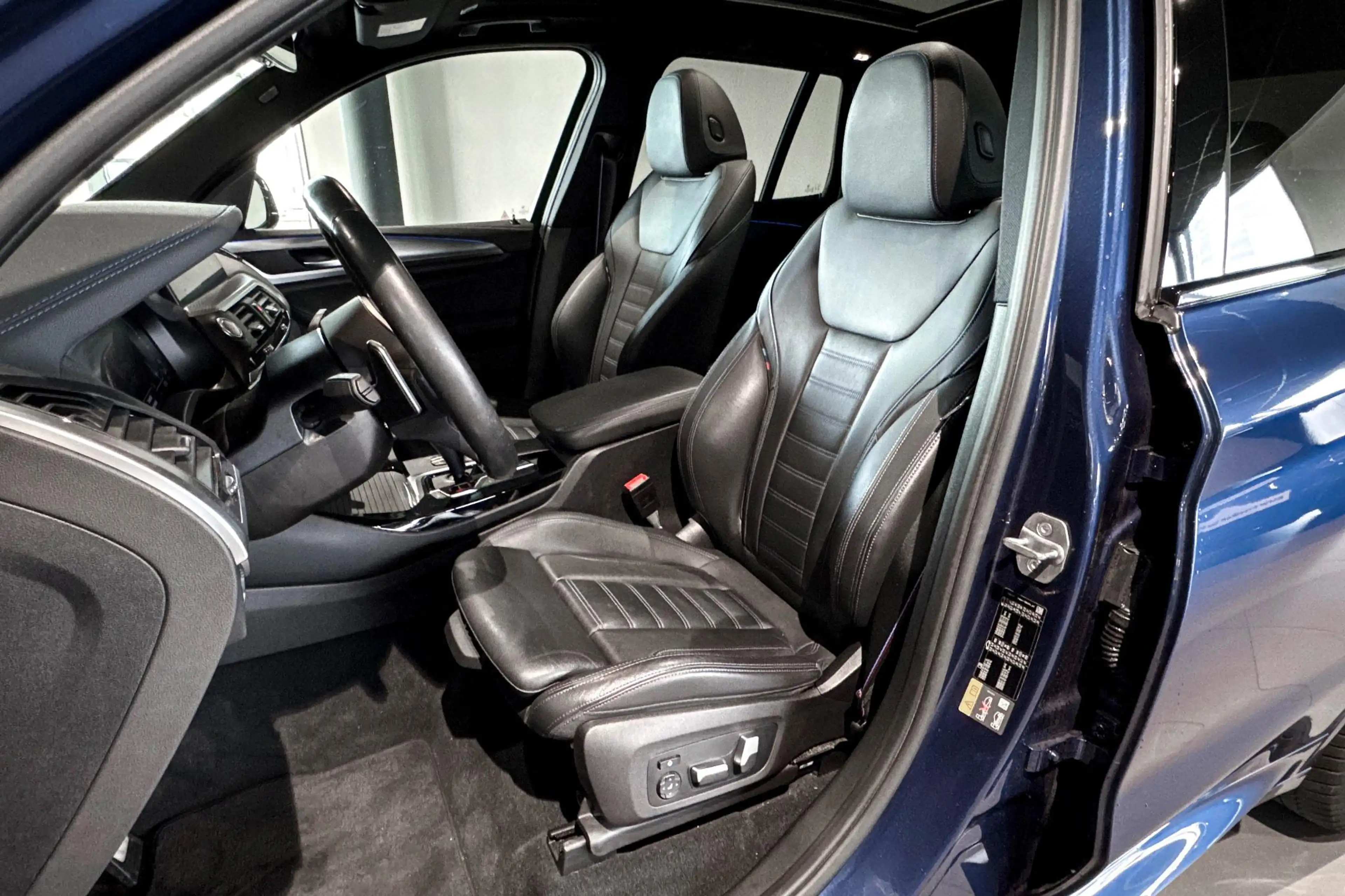 BMW X3 xDrive30e High Executive | M Sport | Glazen Panora — photo 9