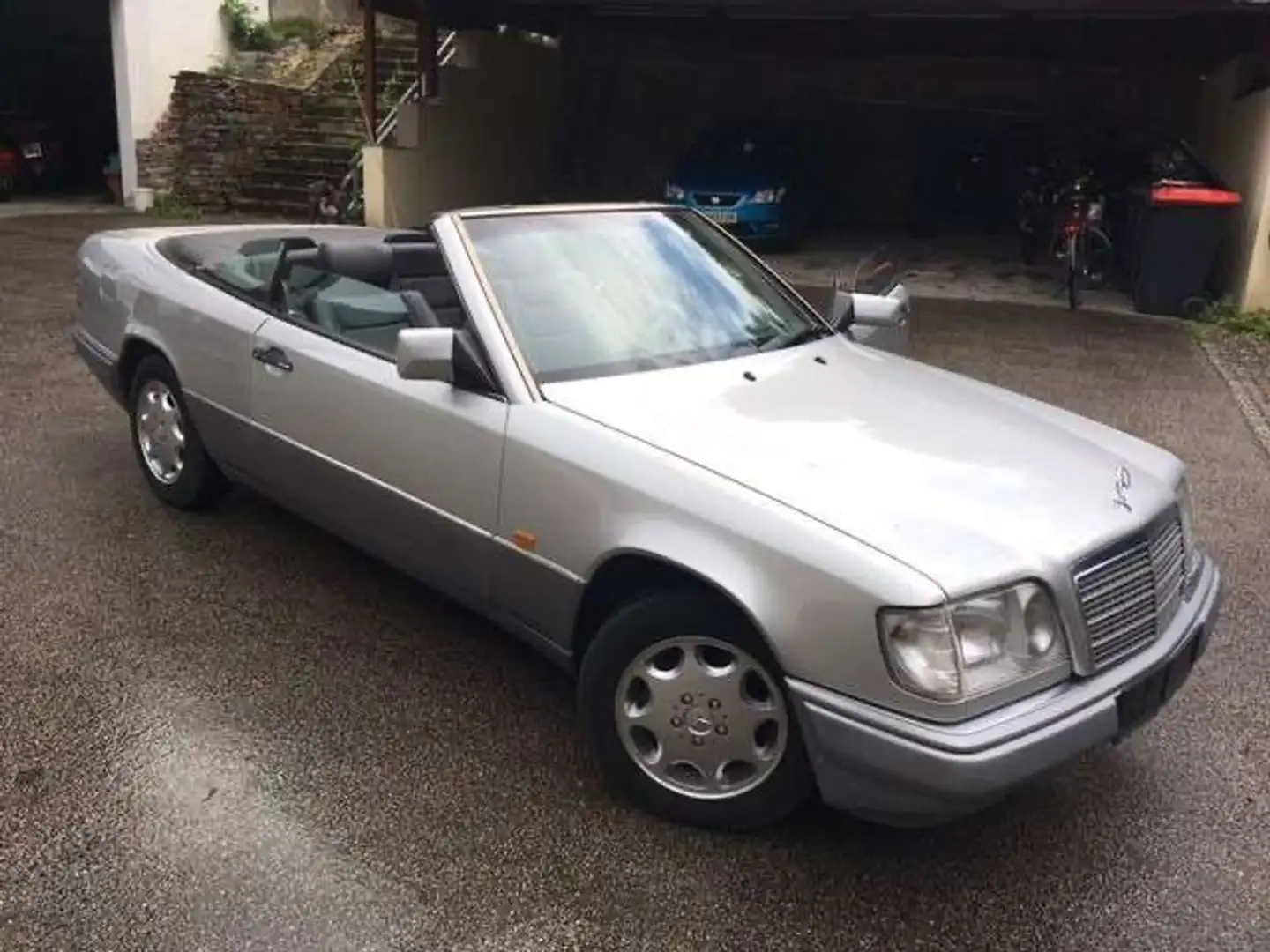 Mercedes-Benz E 200 - 1