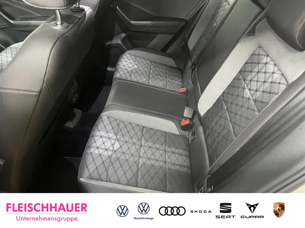 Volkswagen T-Roc 1.5 TSI R-Line Lenkrad-heizbar Kamera Sitzhz 17
