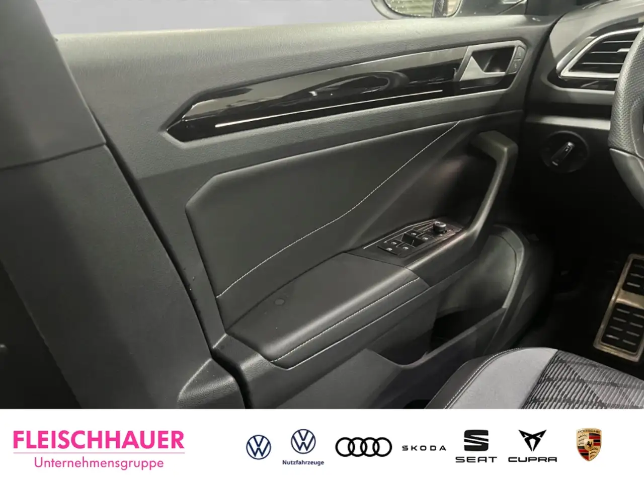 Volkswagen T-Roc 1.5 TSI R-Line Lenkrad-heizbar Kamera Sitzhz 14