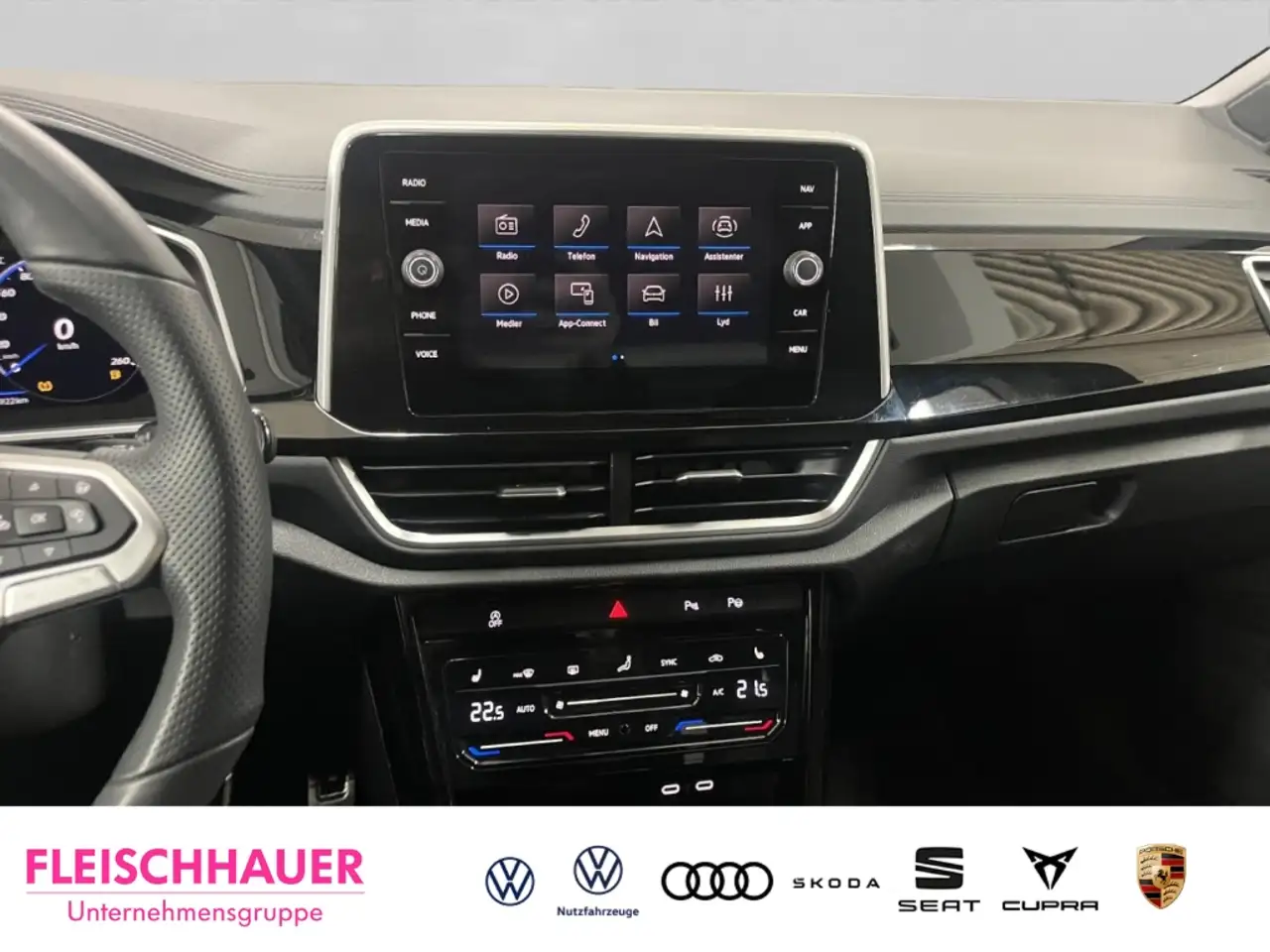 Volkswagen T-Roc 1.5 TSI R-Line Lenkrad-heizbar Kamera Sitzhz 12