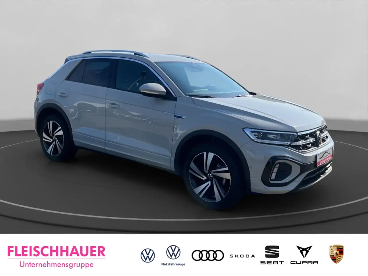 Volkswagen T-Roc 1.5 TSI R-Line Lenkrad-heizbar Kamera Sitzhz 8
