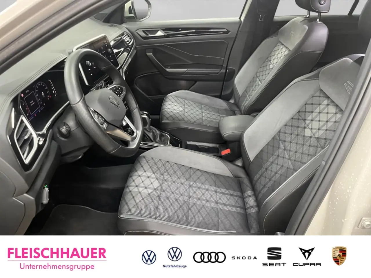 Volkswagen T-Roc 1.5 TSI R-Line Lenkrad-heizbar Kamera Sitzhz 9