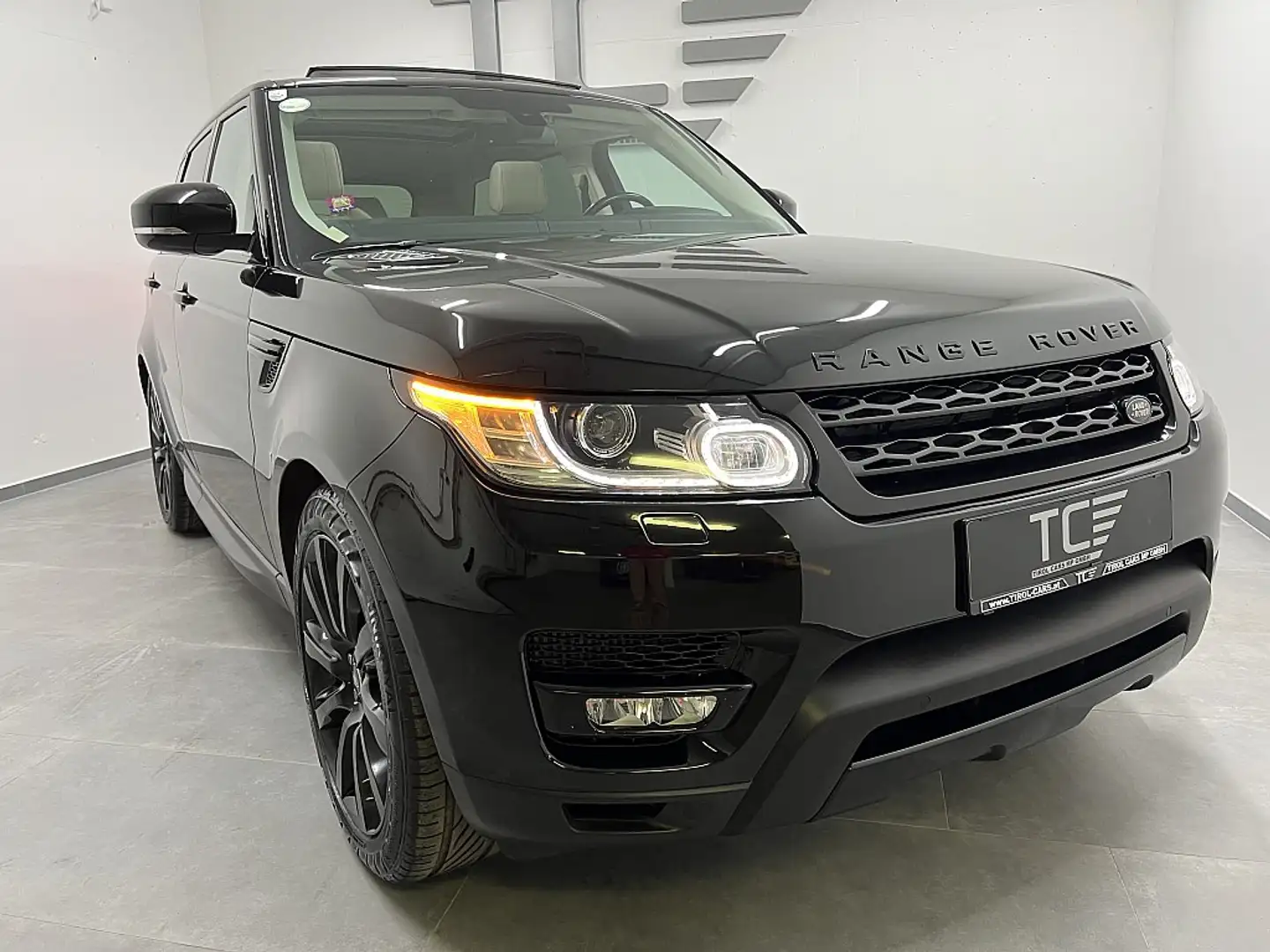 Land Rover Range Rover Sport 3,0 TDV6 HSE Schwarz - 2