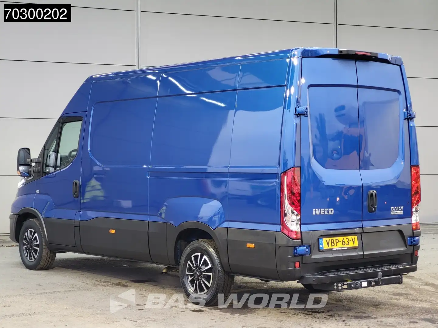Iveco Daily 35S16 Automaat L2H2 3,5t Trekhaak ACC LED Airco Cr Bleu - 2