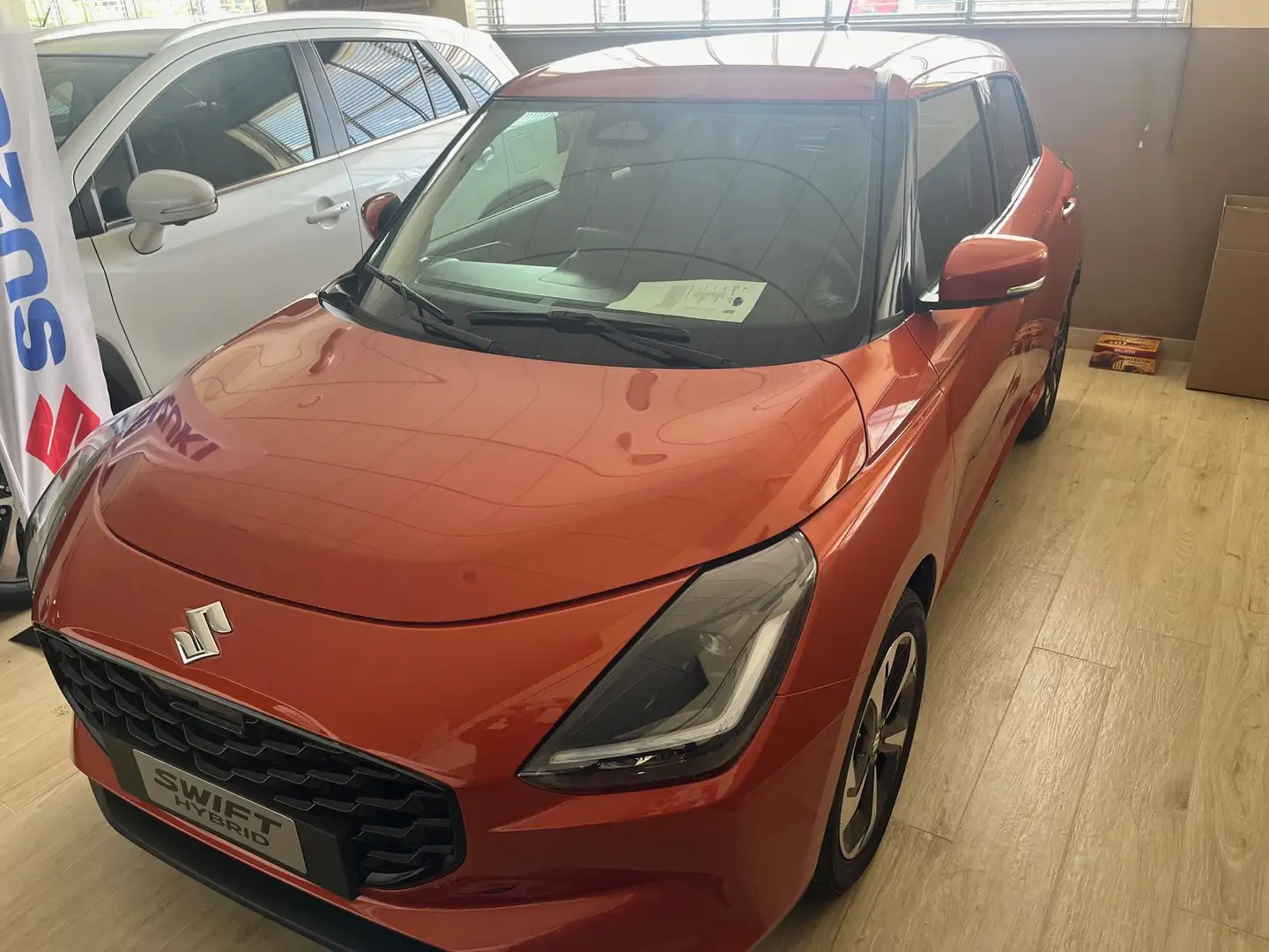 Suzuki Swift 1.2 4WD HYBRID TOP, VEICOLO NUOVO, SUZUKI DAL 1986 Arancione - 1