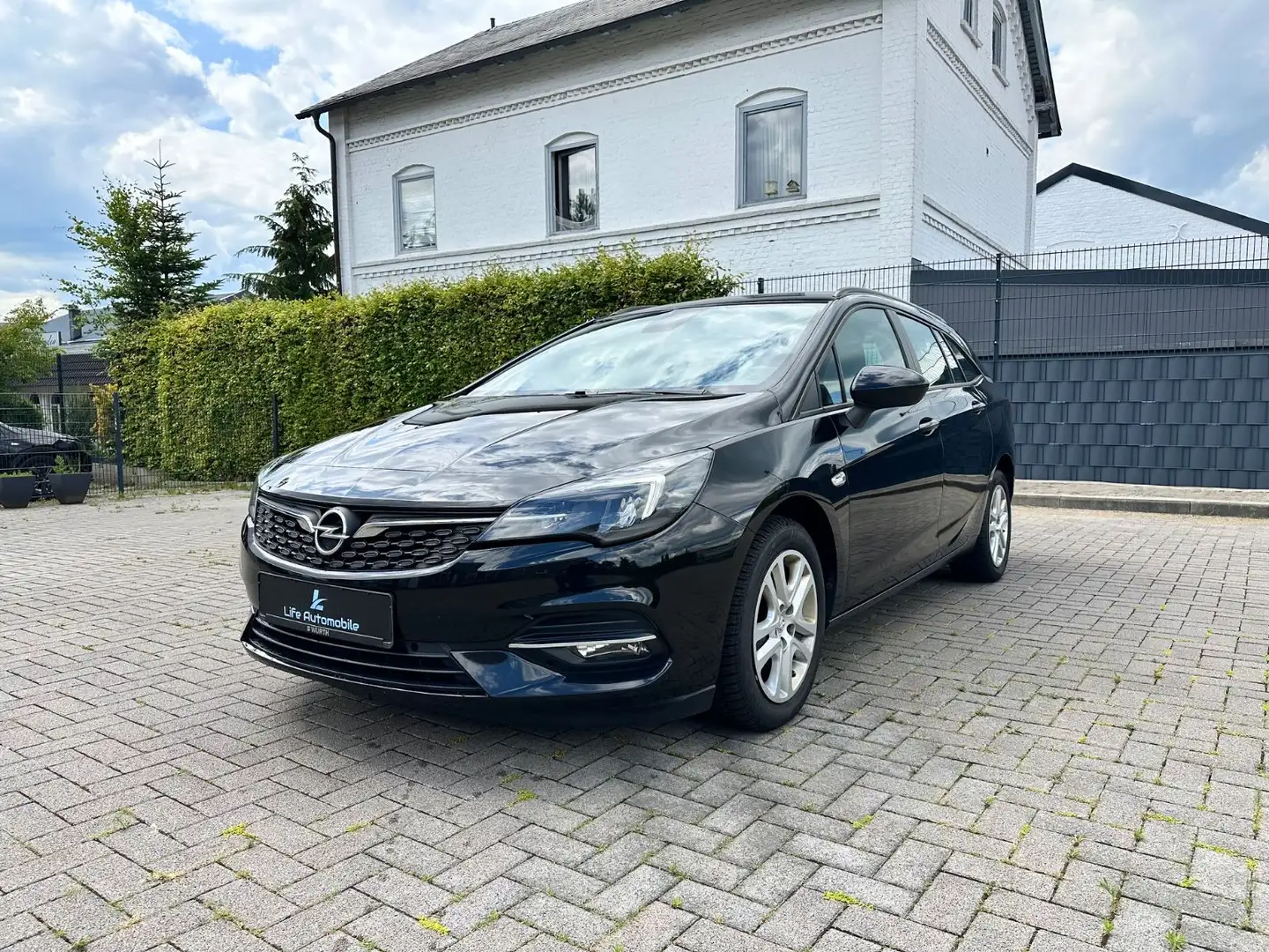 Opel Astra K 1.5CDTI Sports Tour. Busin. LED*NAVI*PDC Schwarz - 1