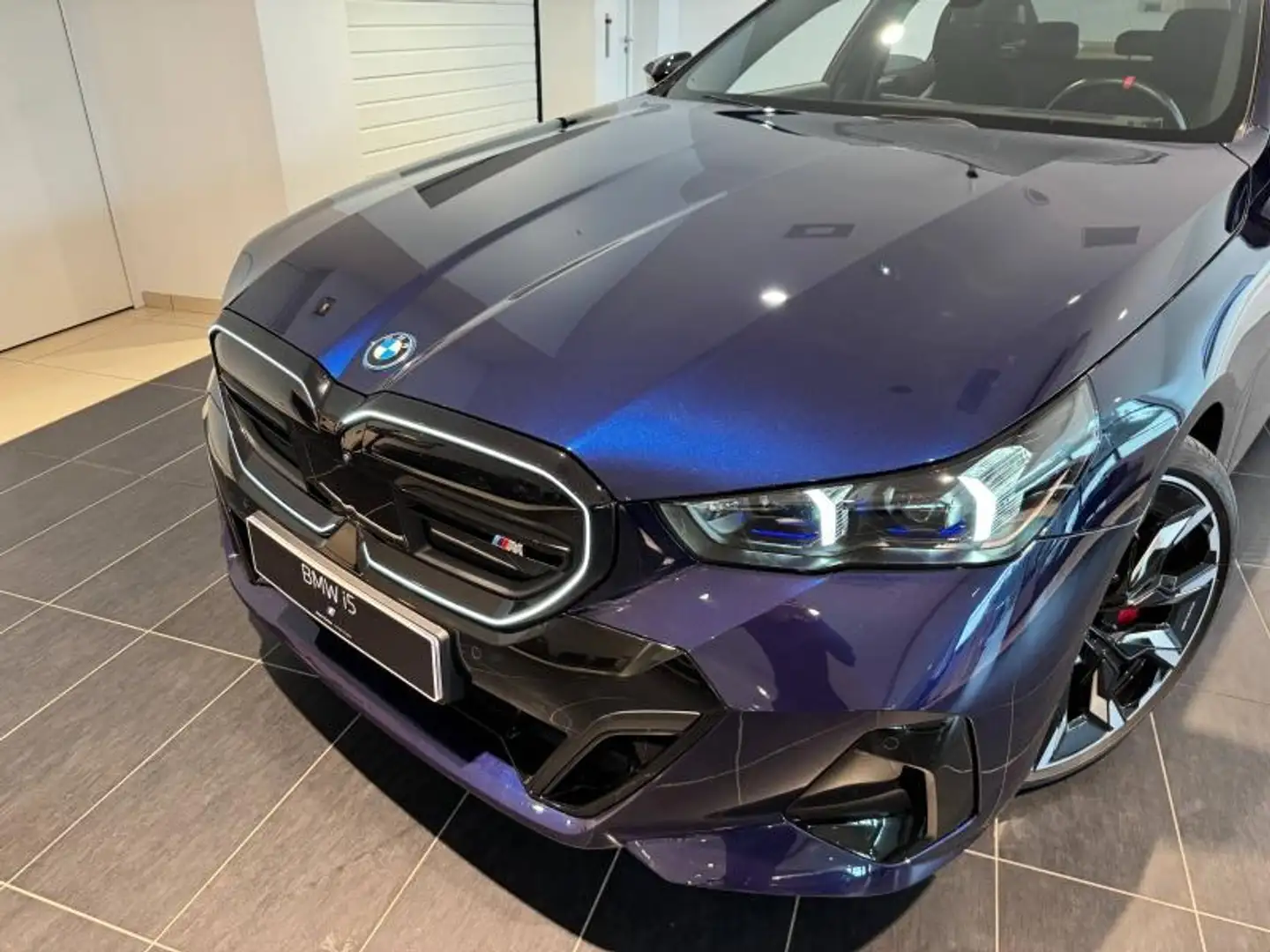 BMW M6 i5 M60 601ch xDrive Noir - 2