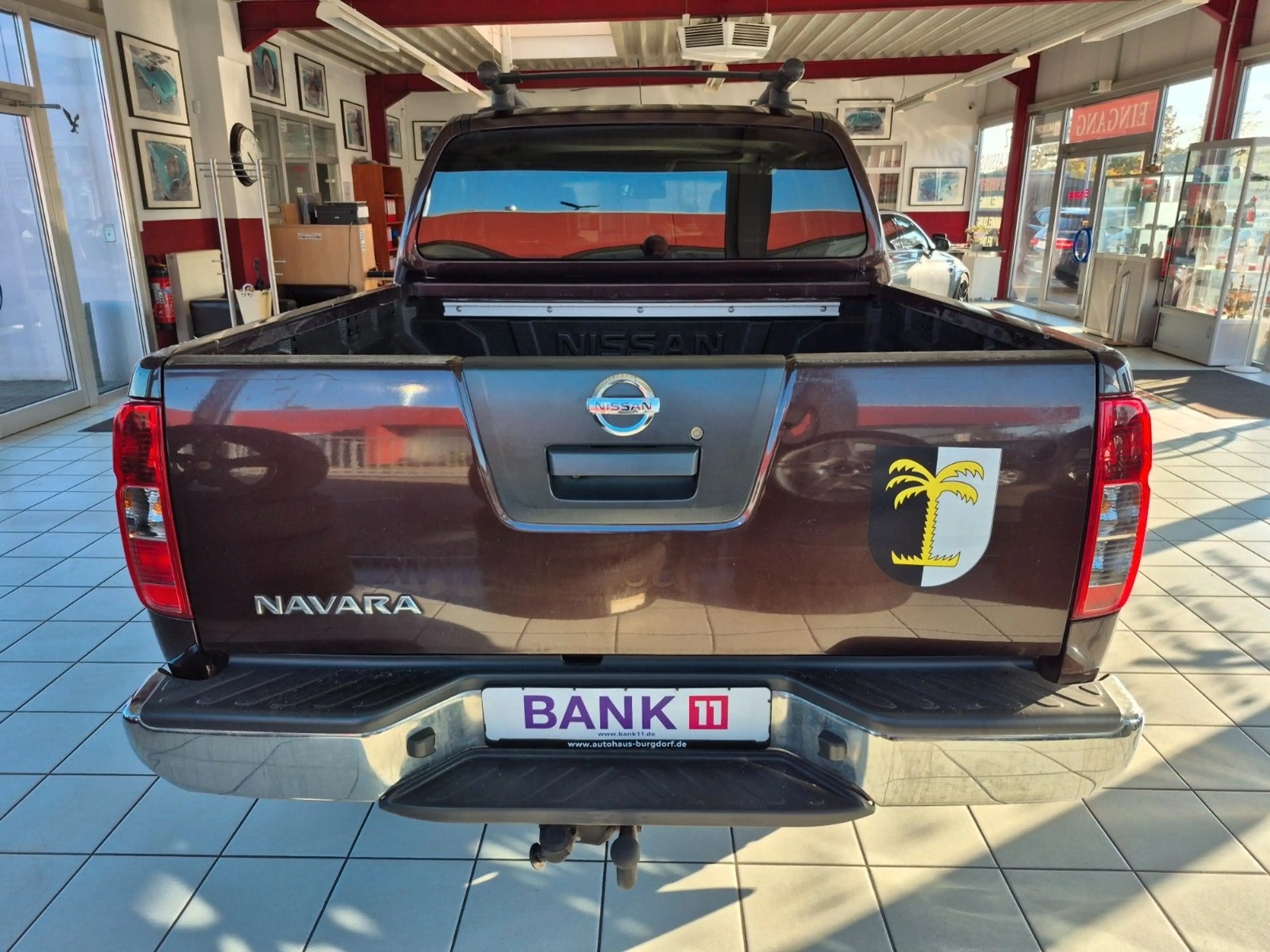 Nissan Navara Pickup Dou. Cab V6 4x4 Leder Navi Kamera — photo 5