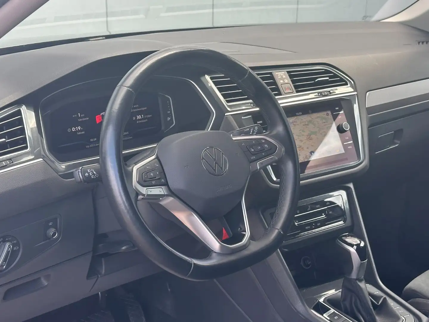 Volkswagen Tiguan Allspace "Life"2.0 TDI 4M 7-SITZER AHK ACC Noir - 2