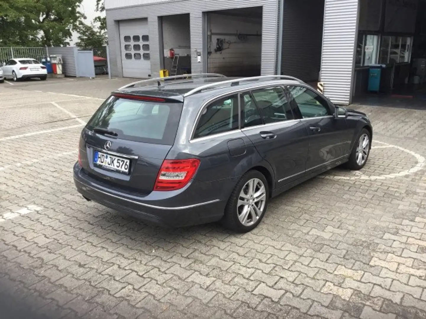 Mercedes-Benz C 180 C 180 T CGI BlueEfficiency Avantgarde Grau - 2