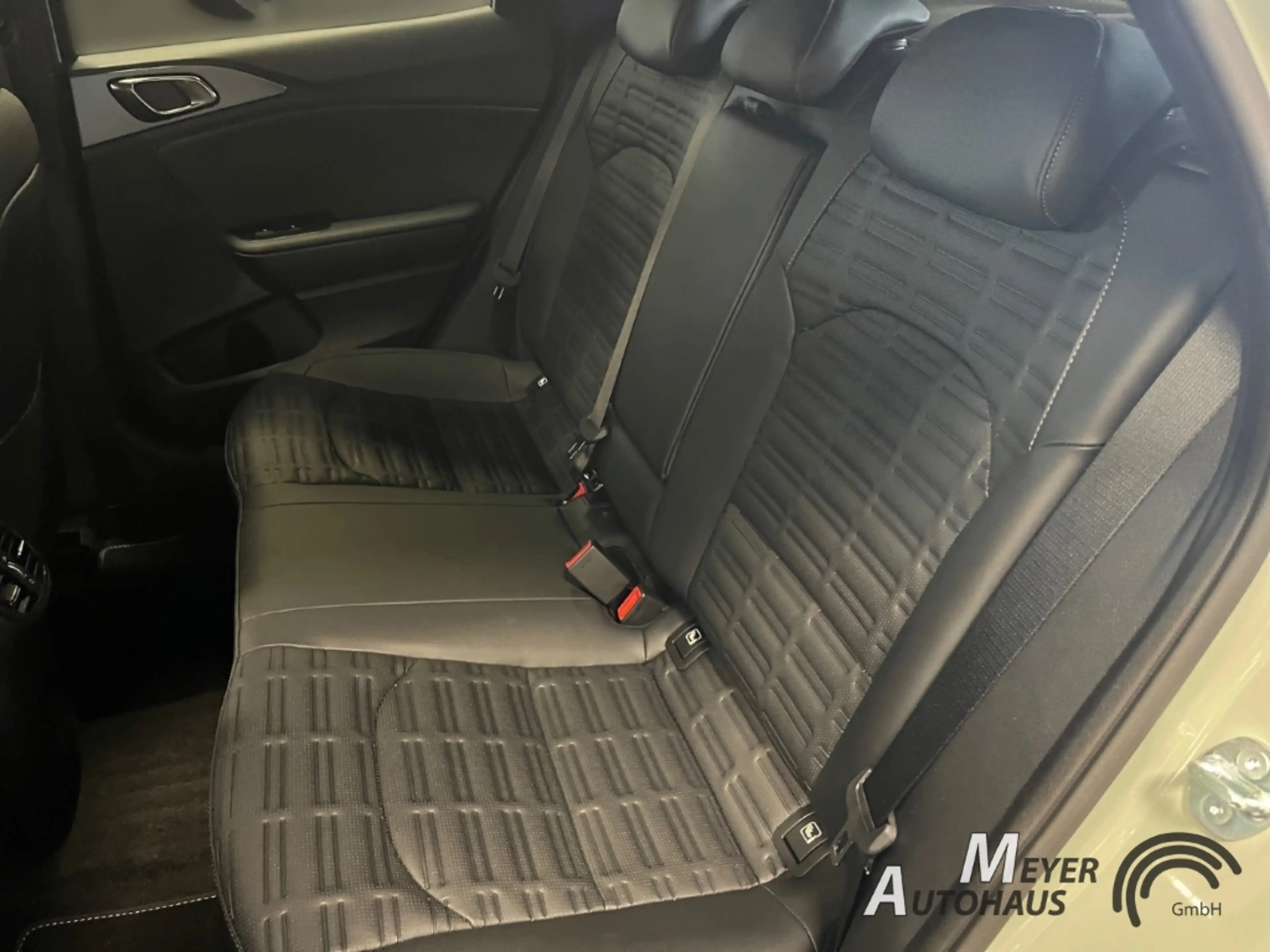 Kia XCeed PE2 1.6 T-GDI 180 PS DCT7 Spirit+Sound+Glasdach+Si — photo 4