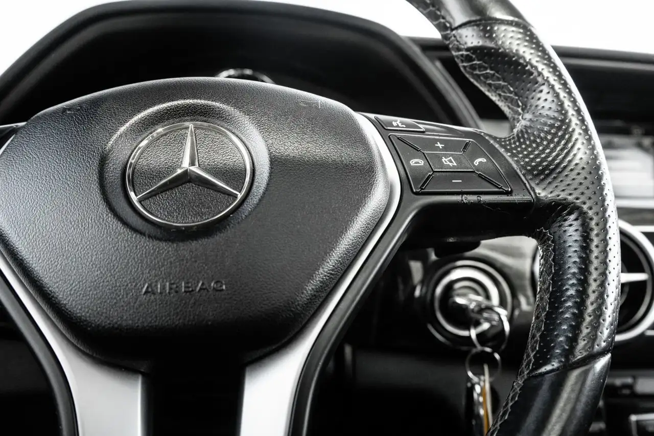Mercedes-Benz GLK-Class снимка Mercedes-Benz GLK-Class