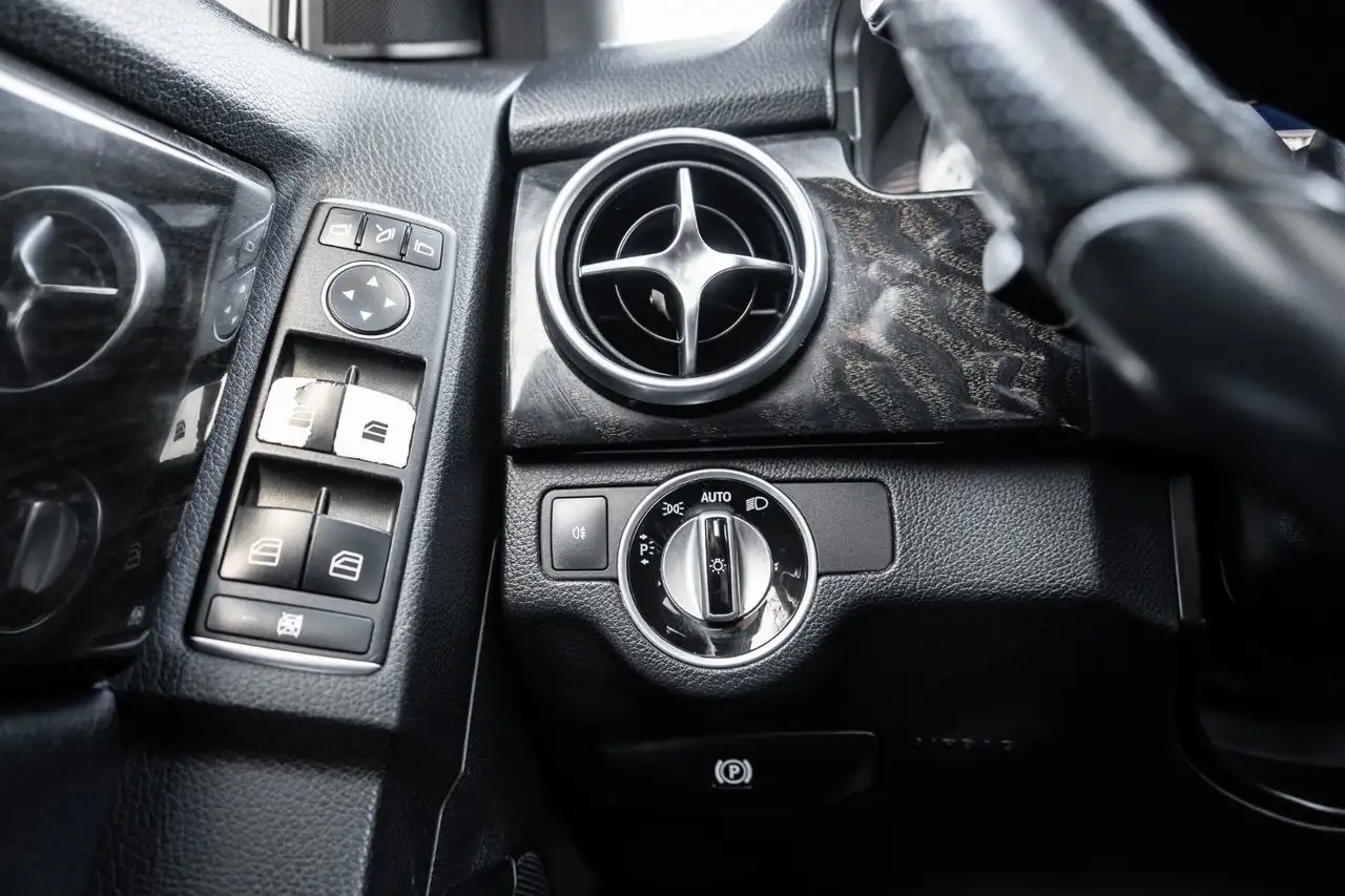 Mercedes-Benz GLK-Class снимка Mercedes-Benz GLK-Class