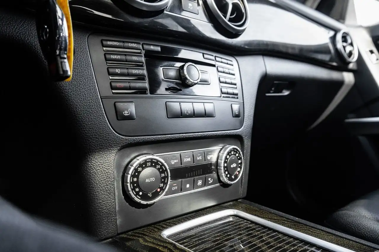 Mercedes-Benz GLK-Class снимка Mercedes-Benz GLK-Class
